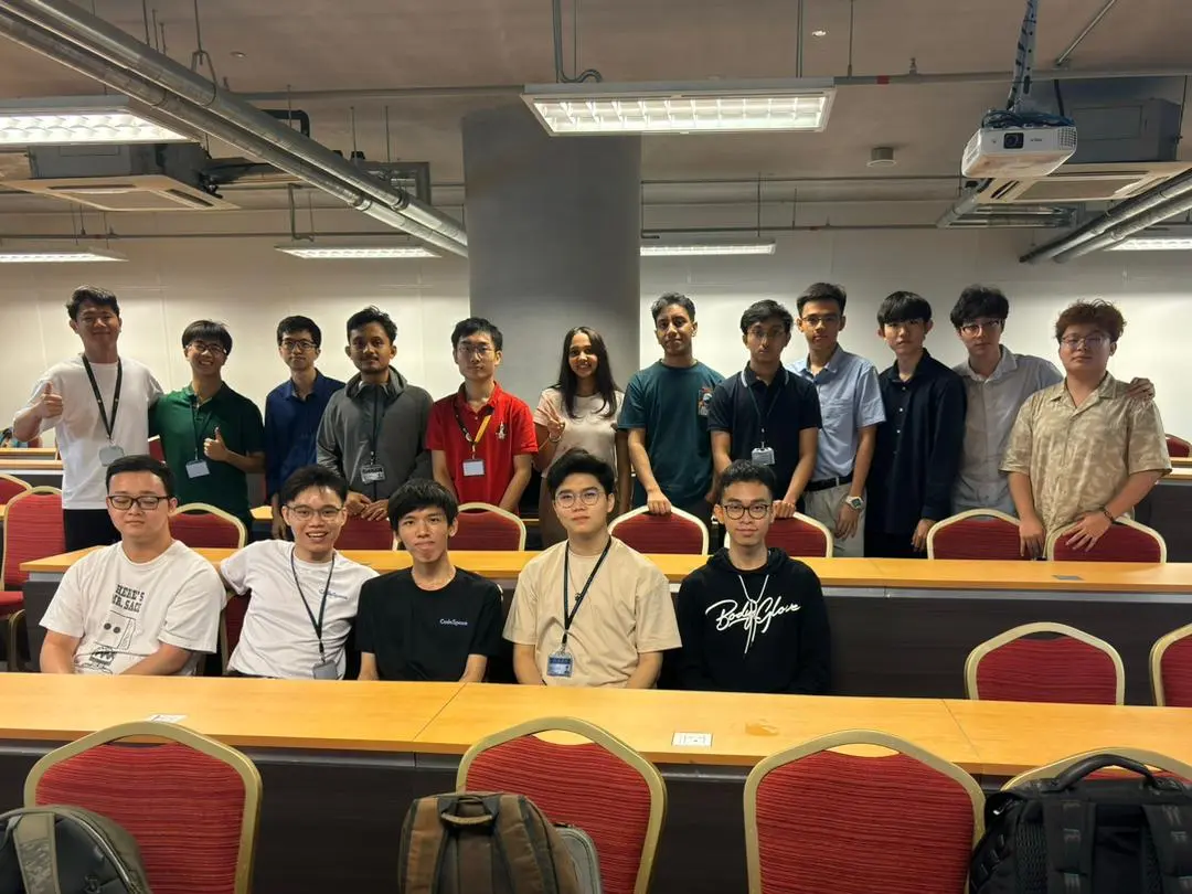 Group photo of all participants