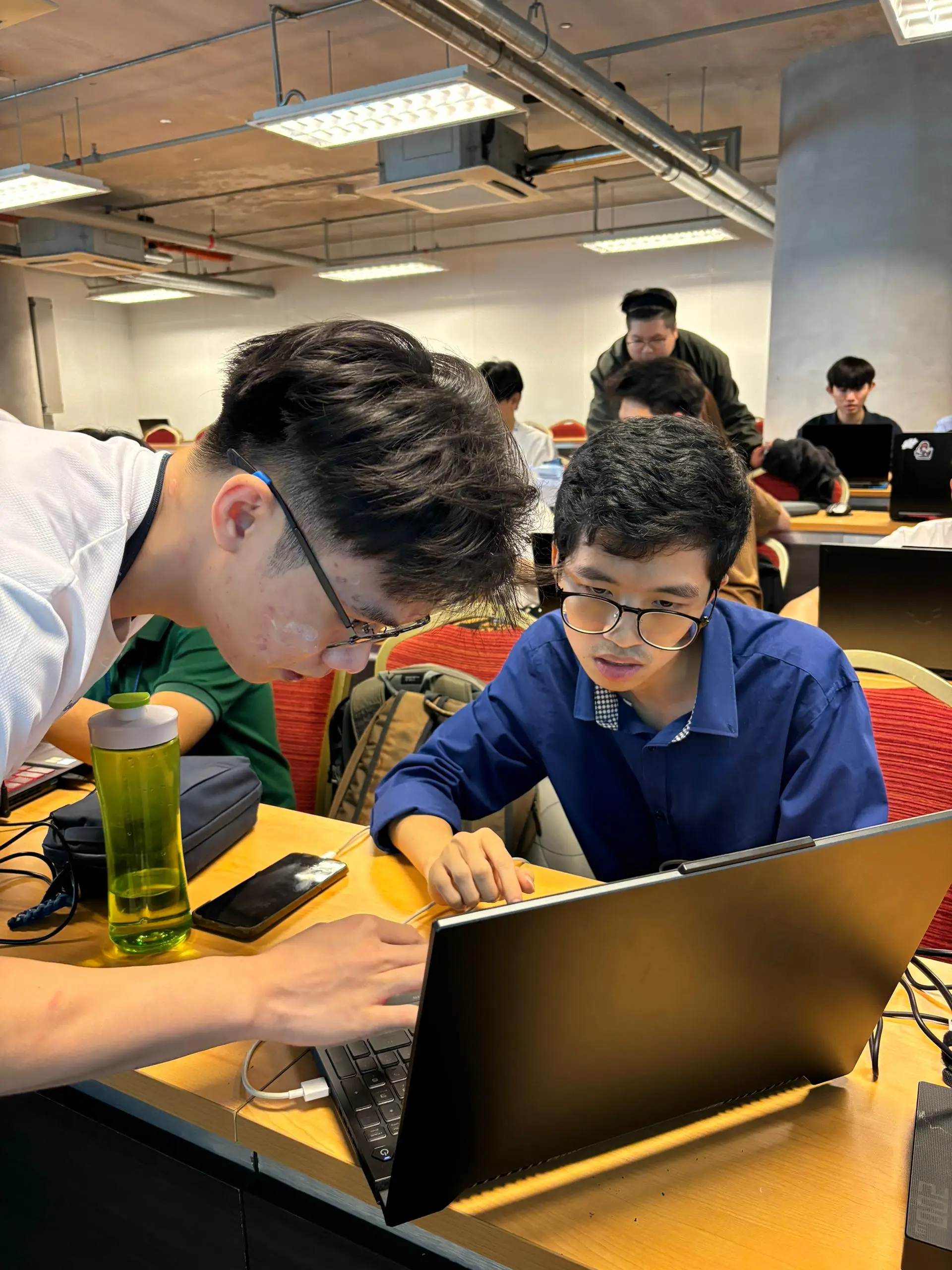 Mentor providing one-on-one guidance