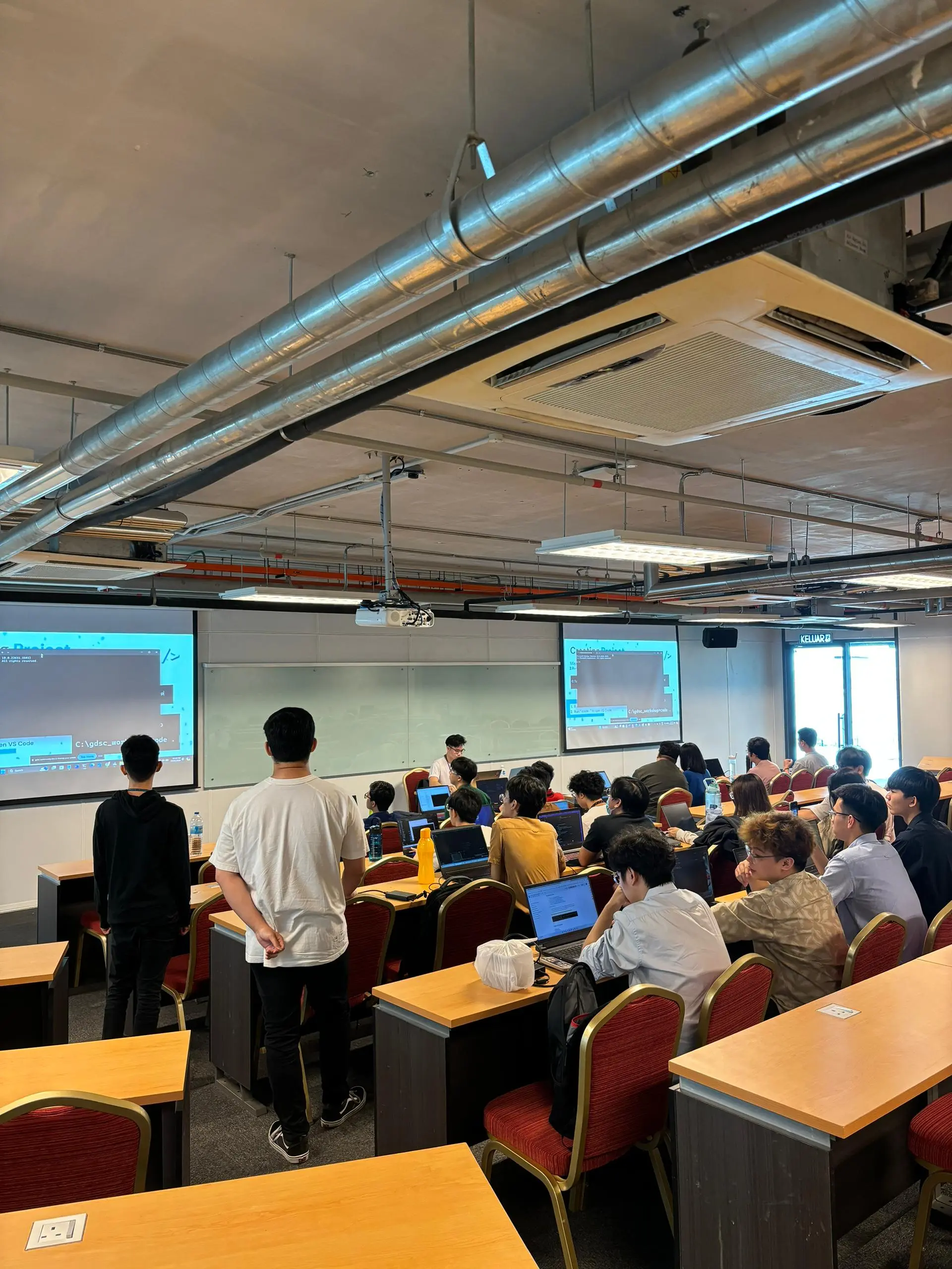 Overview of the full workshop room at APU